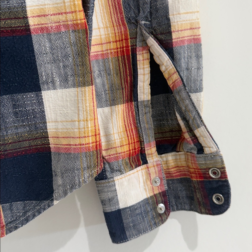 Levi’s Barstow Standard Fit Western Shirt • Plaid Snap Button • Long Sleeve - Picture 7 of 8
